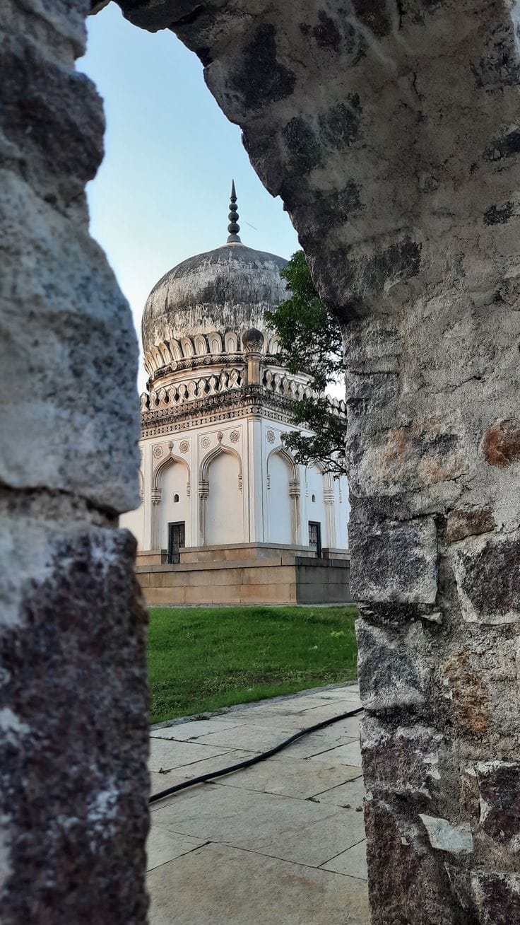qutb shahi tomb